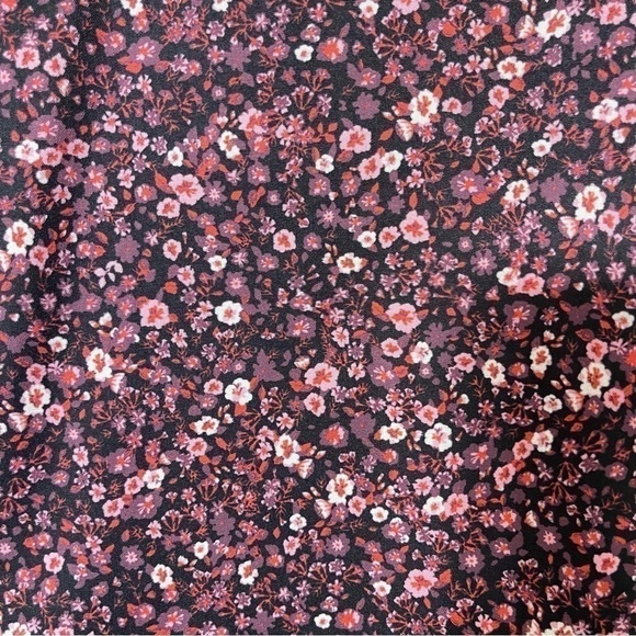 Ditsy Floral Blouse 5️⃣✖️3️⃣0️⃣ - Picture 9 of 9